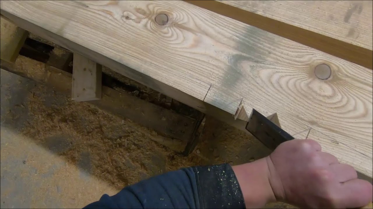 Dřevo z Kouta BezStřihu - Výroba ozdoby, dočištování a ruční hoblování