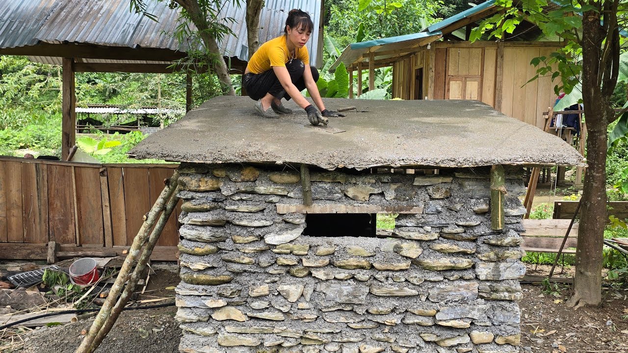 14 Days Of Building A House Toilet _Install The Toilet Seat , Pour The Concrete Roof /Farm Life Ep5.