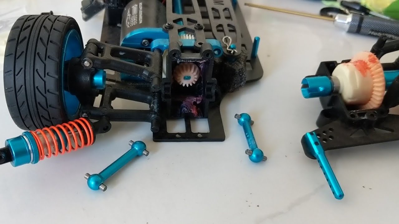 Carbon Fiber Tamiya TT-01 Chassis - How to Get to the Rear Differential and Spur Gear