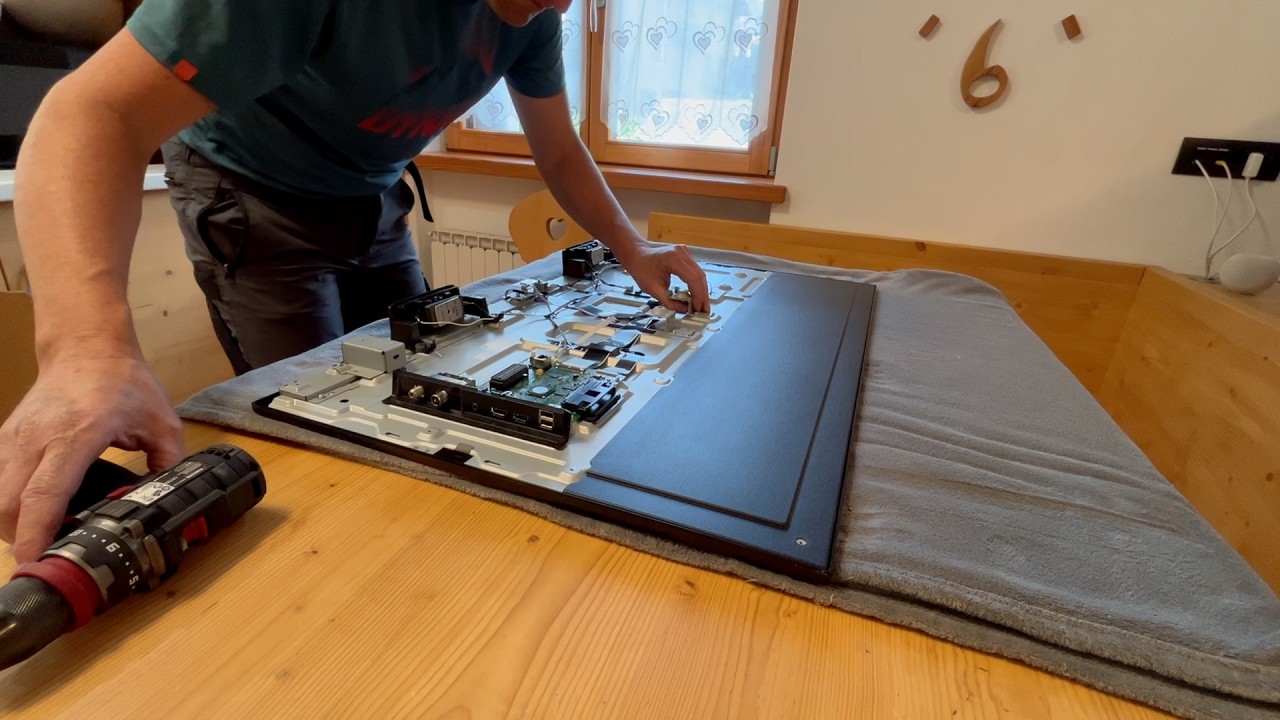 🔴 Riparazione TV Sony KDL-40WE665 – LED rosso lampeggia 6 volte 🔧 - Bravia - Video completo