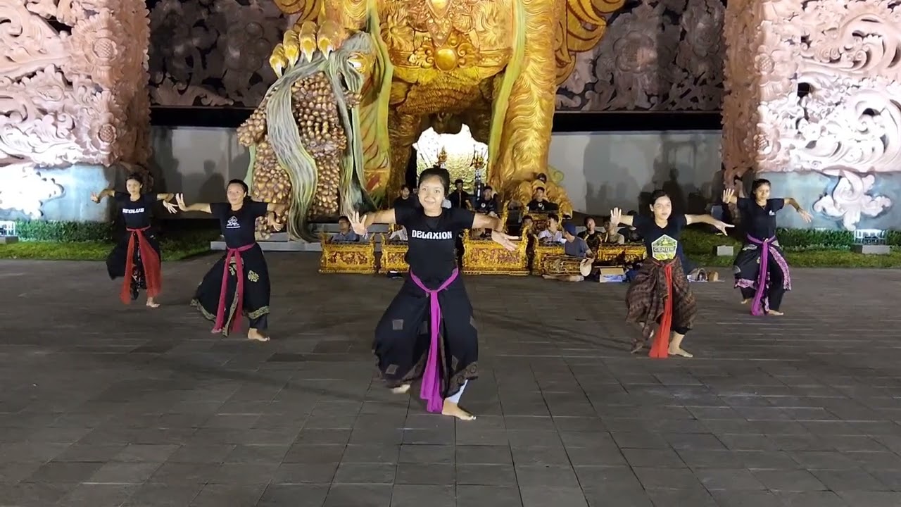 Latihan Tari PANCASILA karya Maestro I KETUT MERDANA (alm) dari Desa Kedis, Buleleng - BALI