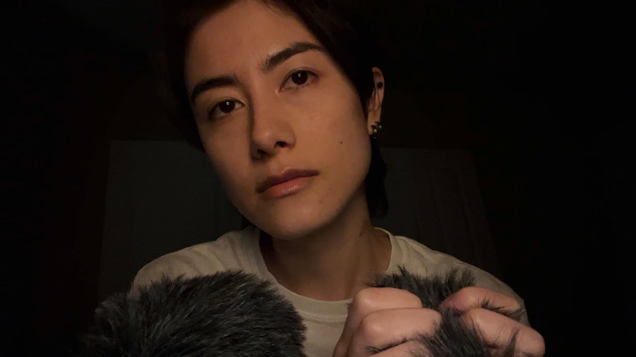 Squeeeeeezing the fuzzy mic covers ASMR