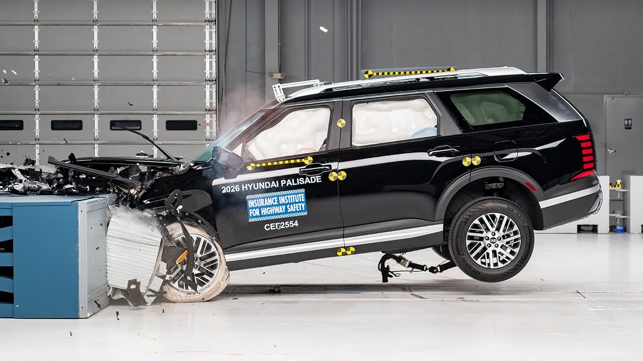 2026 Hyundai Palisade updated moderate overlap IIHS crash test