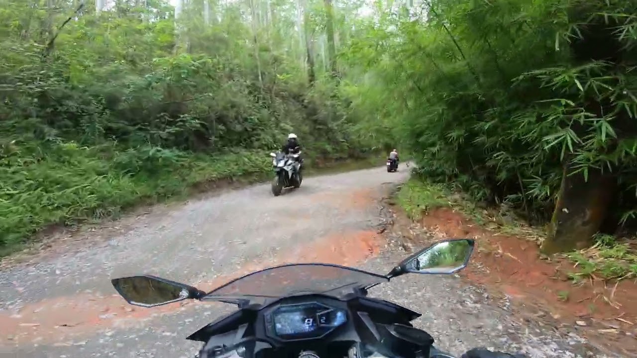 Trilha de Speed Pico do urubu Mogi das Cruzes no final um tombo feio