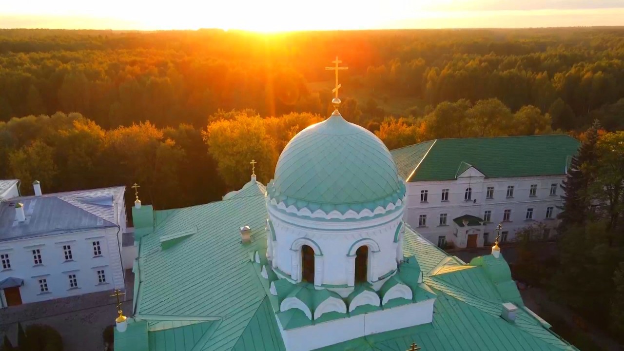 Осенняя зарисовка Николо-Берлюковского монастыря