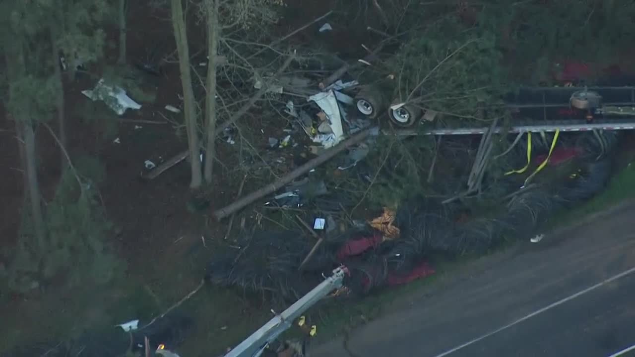 Sky 4 shows scene of semi-truck crash on I-85 North near GA-SC State Line
