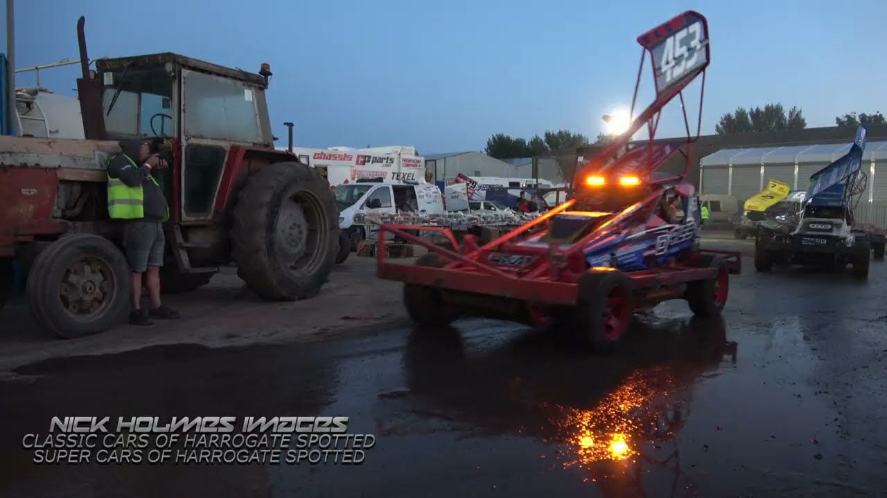 BRISCA F1 STOCKCARS GOING ONTO THE TRACK - WF FRIDAY AT KINGS LYNN 12/9/25 #BRISCAF1 #V8STOCKCARS