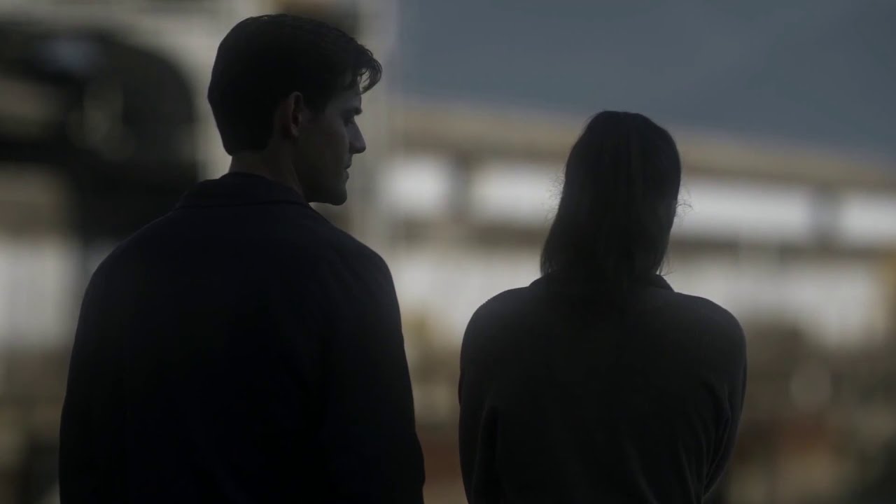 Juliana helps Joe to escape the resistance - The Man in the High Castle S1E10