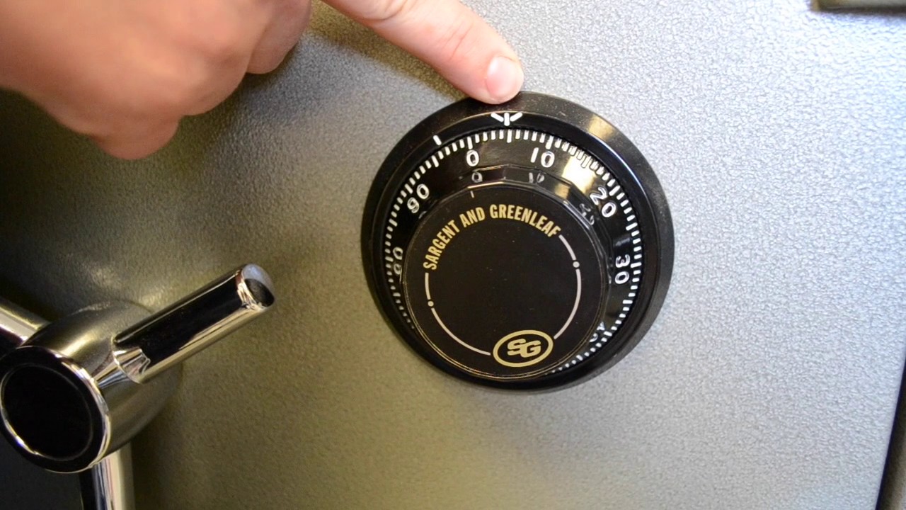How to Use a Safe Dial