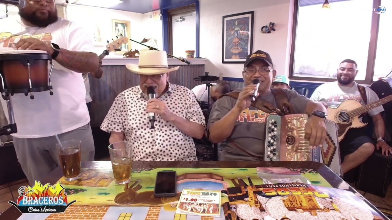 LOS ARCOS HERMANOS PENA AND BERT FM LIVE AT SENOR BRACEROS