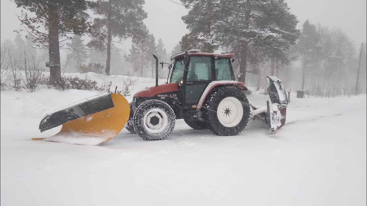 New Holland l75 snowplowing