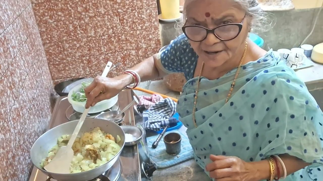 শোল মাছের মাথা দিয়ে লাউ ঘন্ট  Shol Macher Matha Diye Lau Ghonto বাঙালি রান্না  Bengali cooking