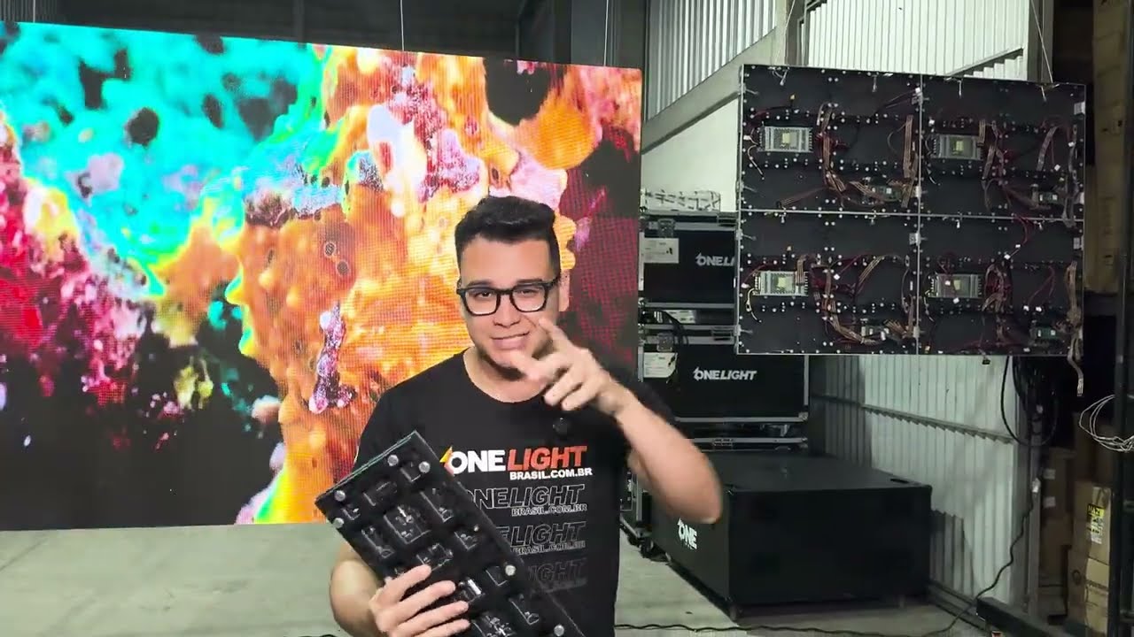 PAINEL DE LED 64X48 P2.5 FIXO INDOOR ONELIGHT TRIPLO