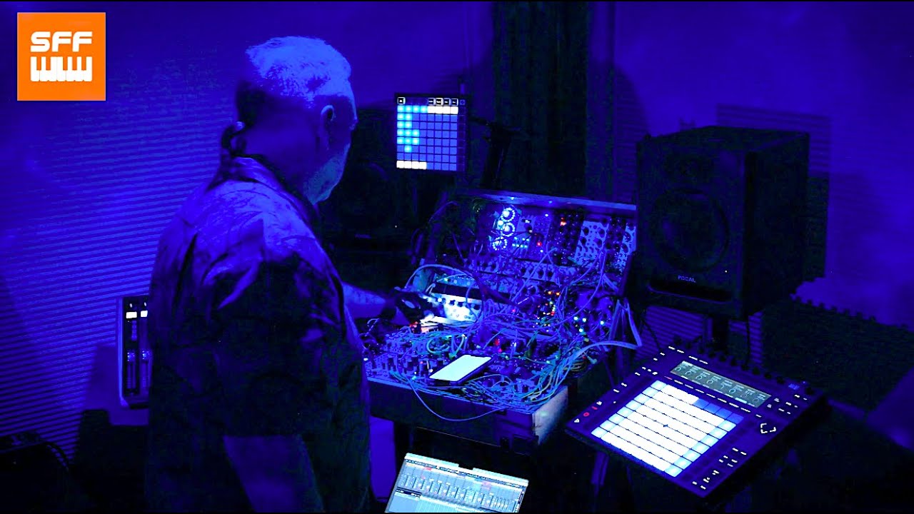 Chris Meyer / Alias Zone - The Cave | SynthFest France 2022