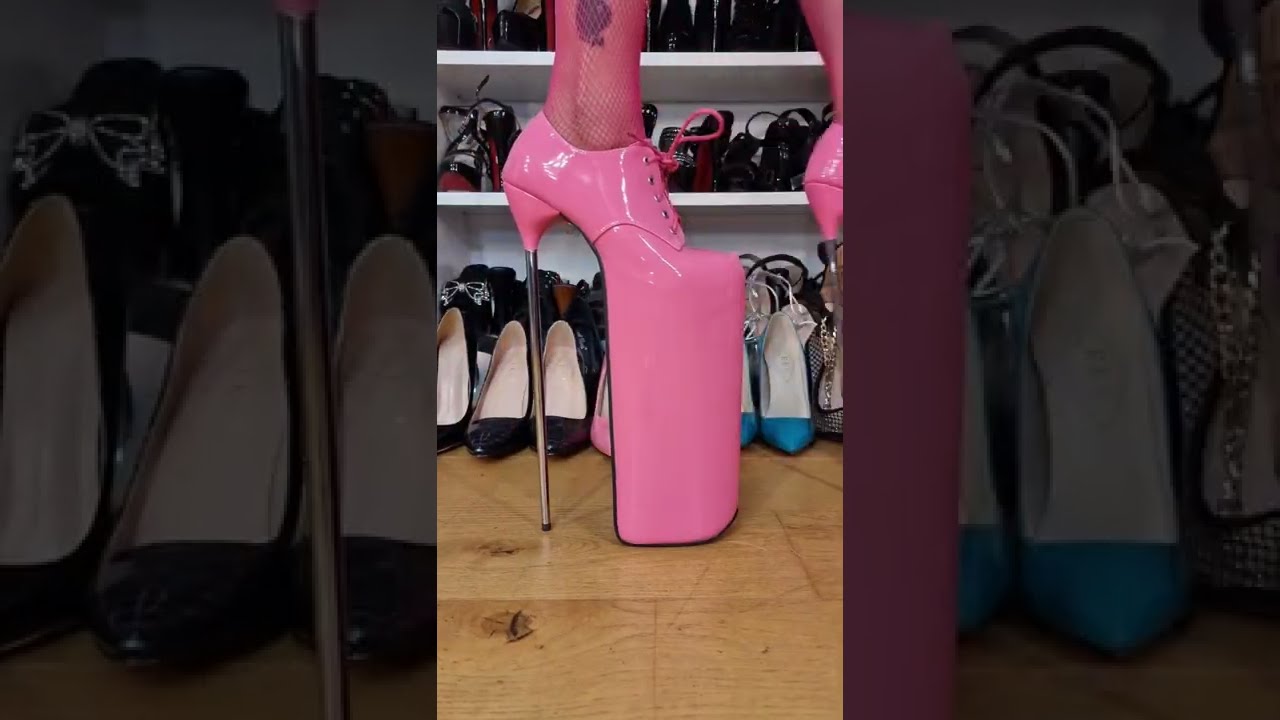 skyscraper heels 👠🏢😱😱