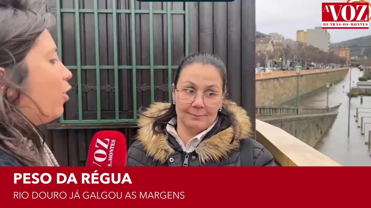 \\ Rio Douro em Peso da Régua já galgou as margens