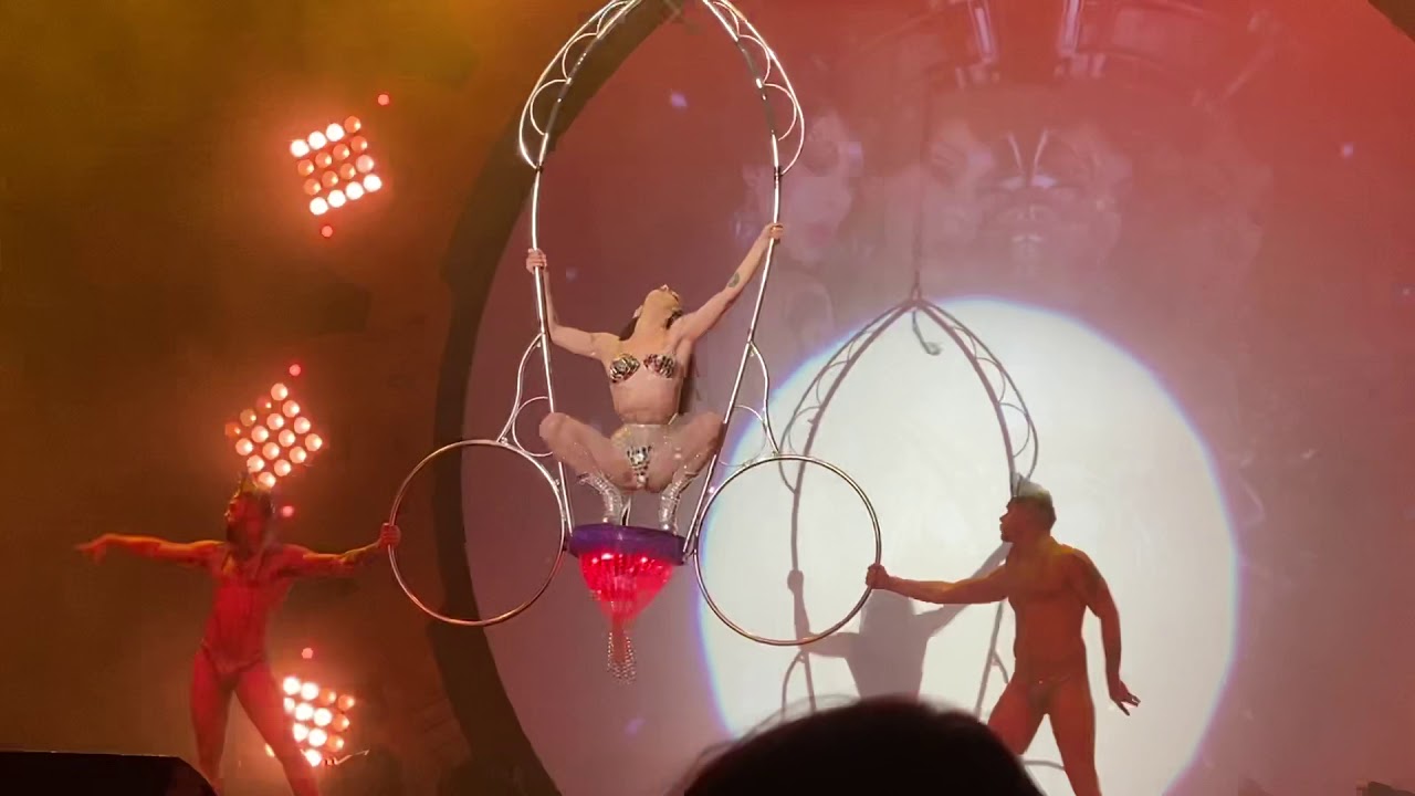 Violet Chachki performing at Werq the World Tour