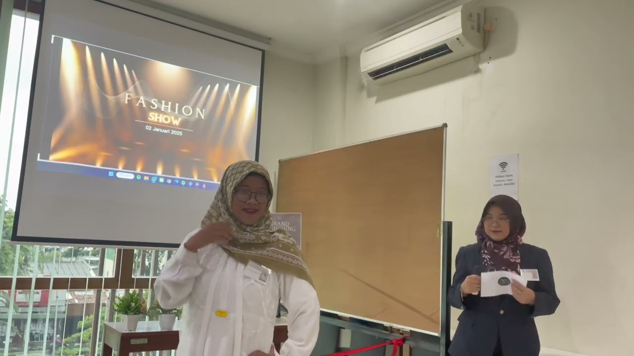 LAUNCHING PRODUK NURA SCARF                         TUGAS KULIAH ETIKA PR & CYBER PR
