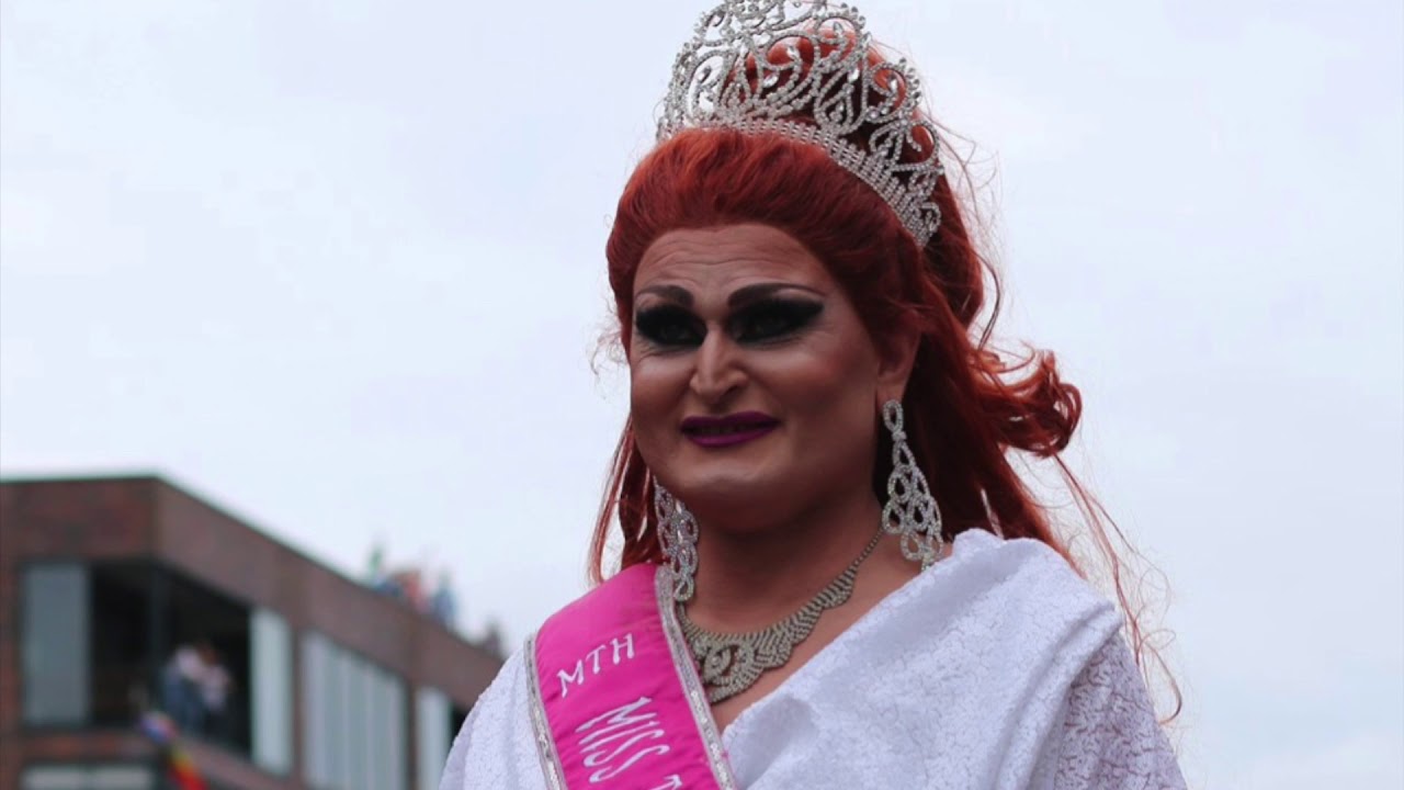 Canal Parade QuinQ Entertainment
