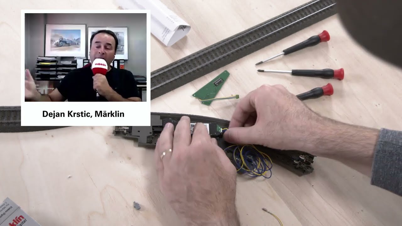 Building a Model Railroad / 02 / How to control turnouts digitally with the mobile station