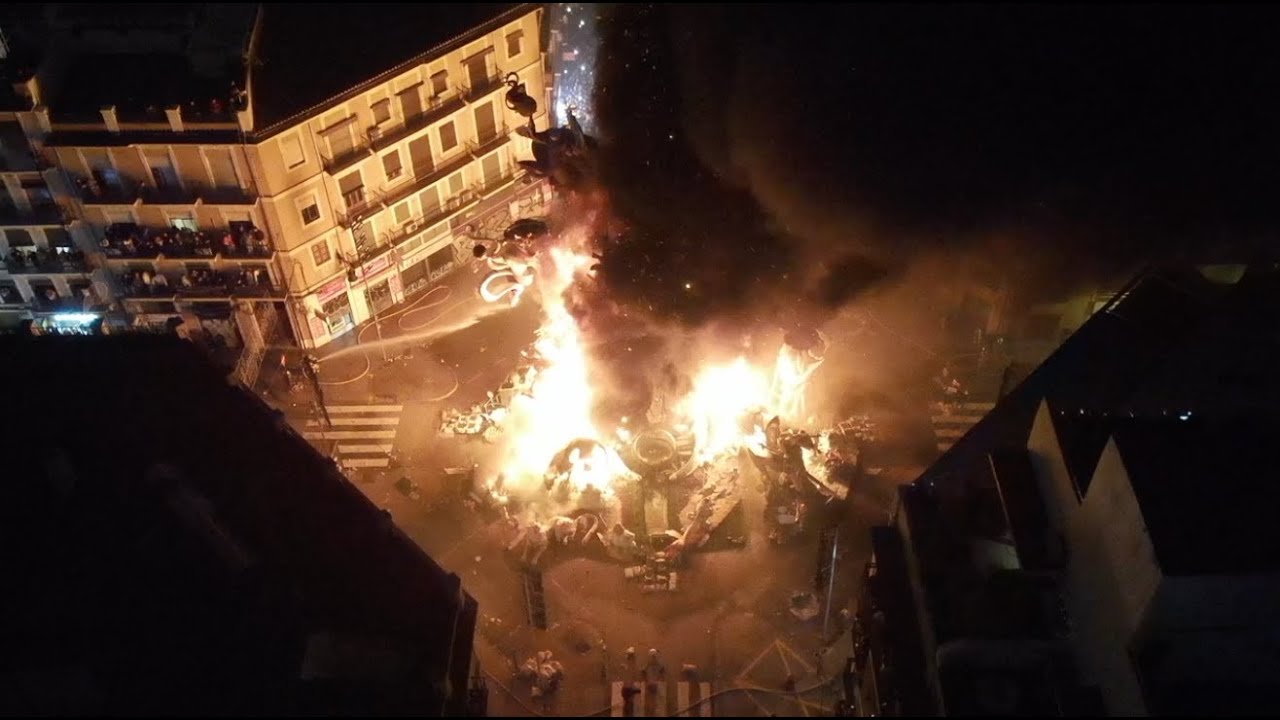 Bomberos de Valencia y Falla Convento Jerusalén - Cremà 2025