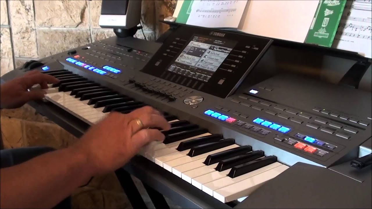 Top of the world - The Carpenters on Yamaha keyboard Tyros 5