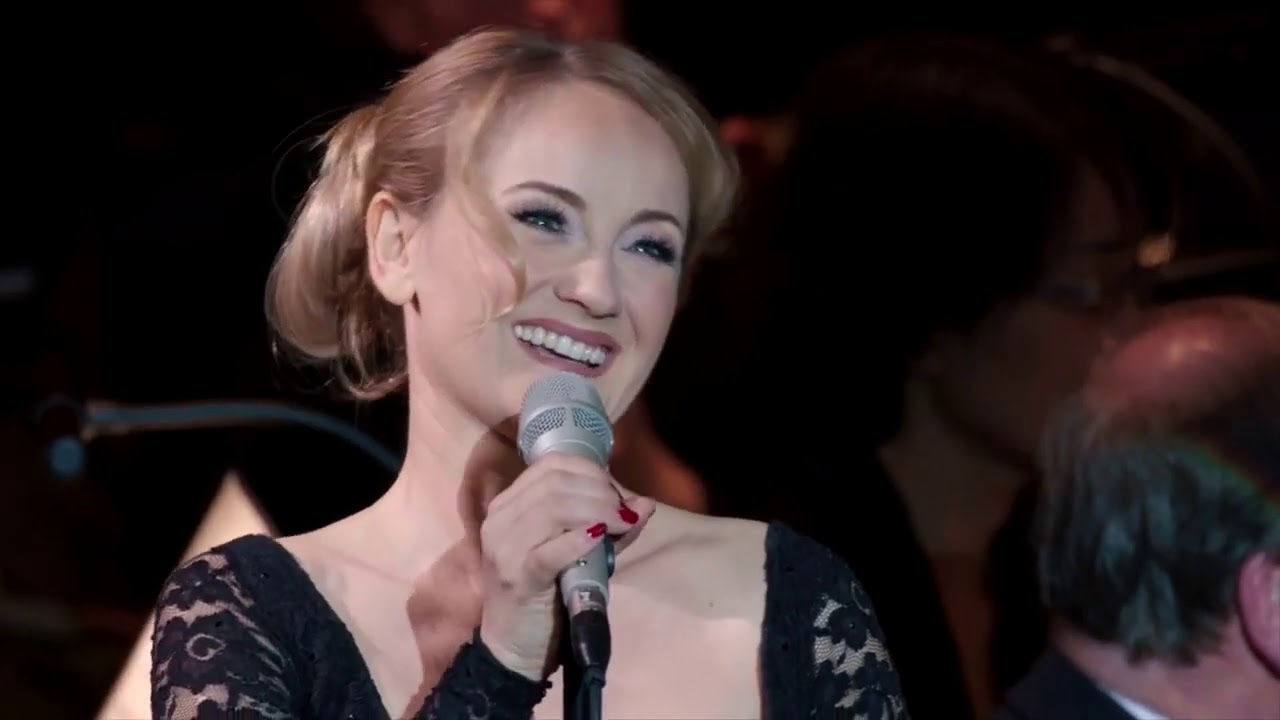 KATHARINE MEHRLING singt PIAF