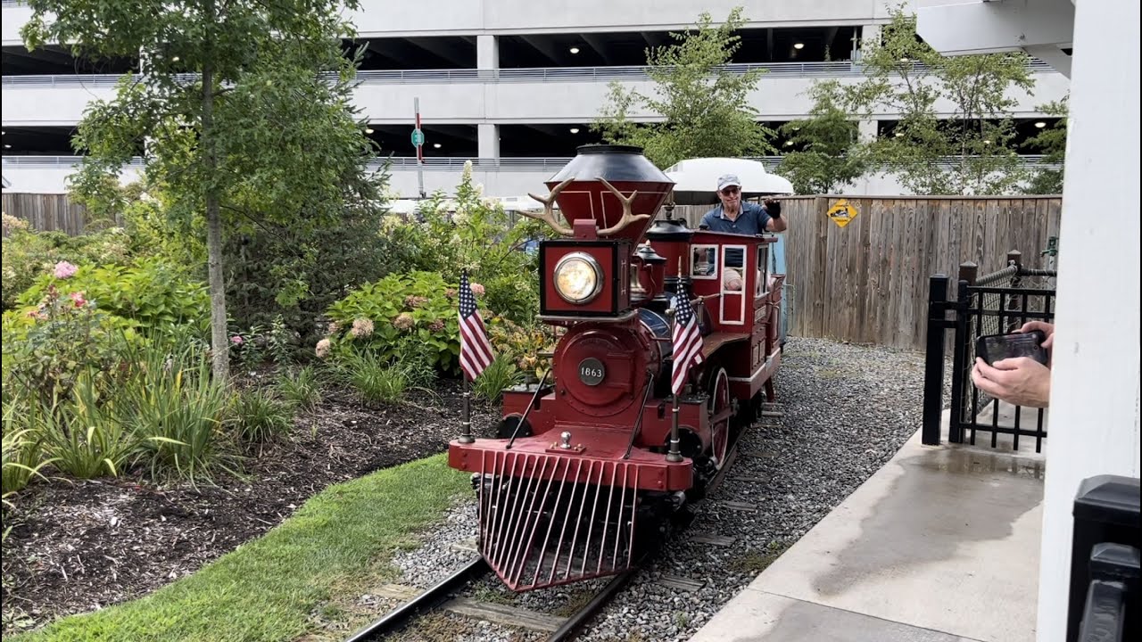 199 RETURNS! The Essex County Turtle Back Zoo Railroad&rsquo;s Essex Express Entering Turtle Back Junction