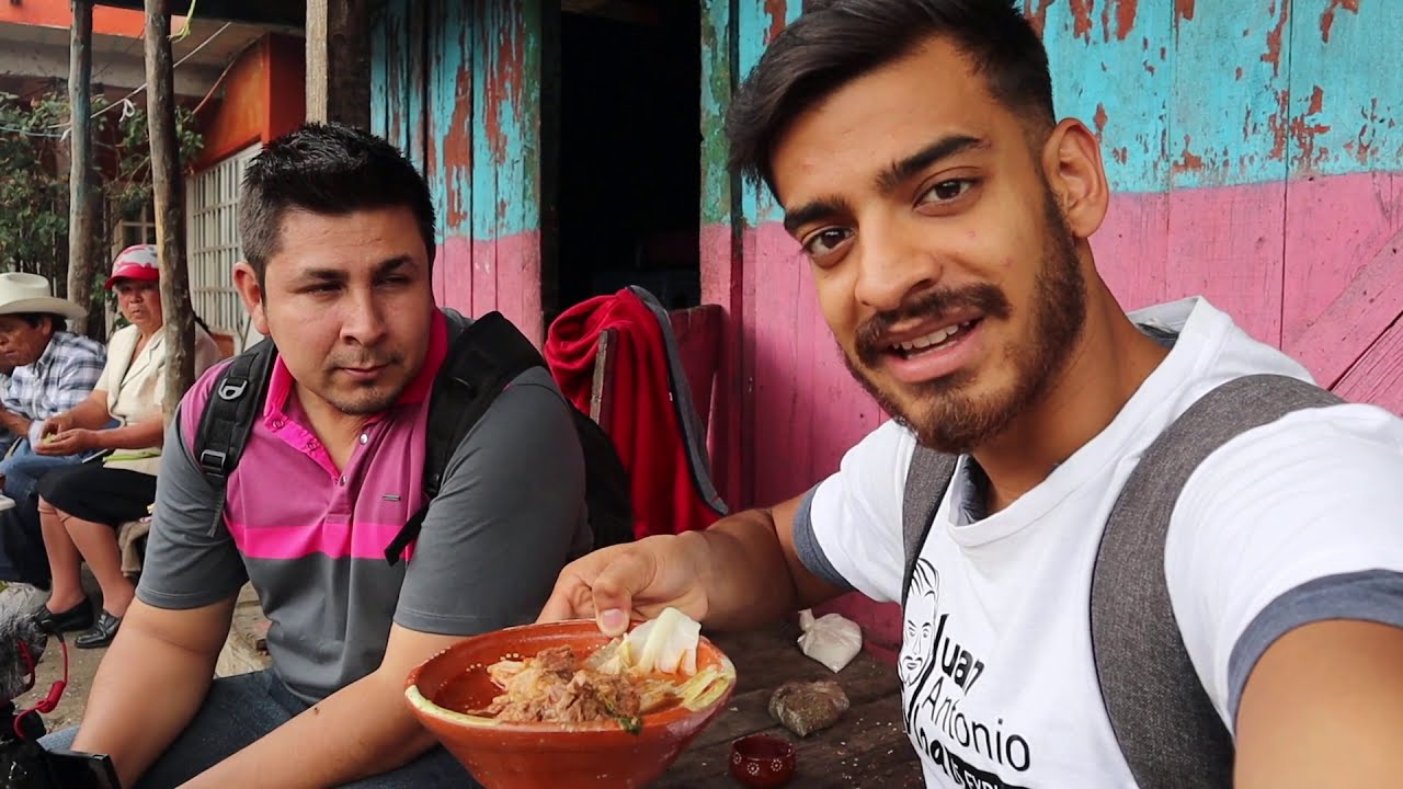 Este pueblo en México habla otro idioma y cocinan en grande!