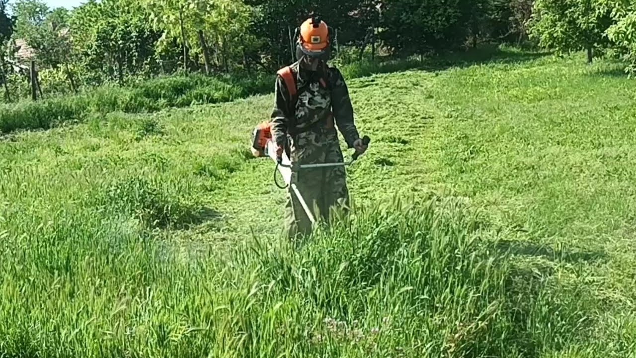 Irány fűkaszálni!