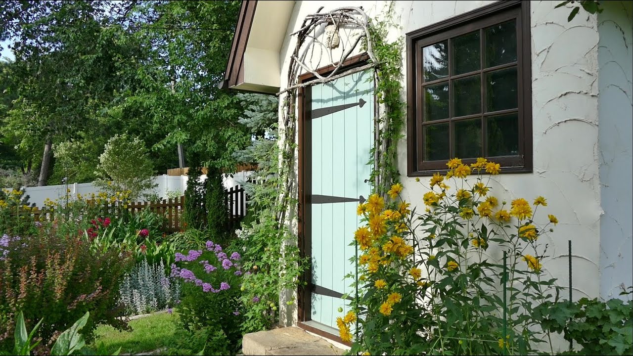 Enchanted Cottage Garden Tour