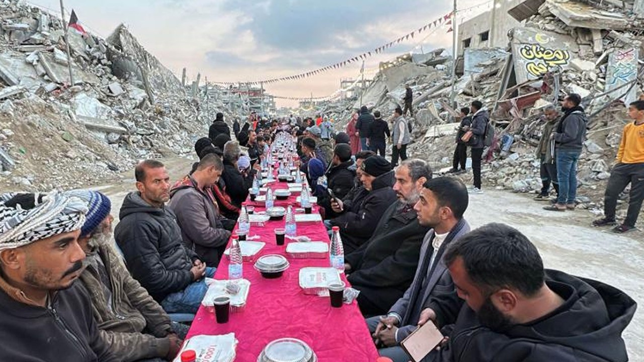 Lufta i la pa prindër e pa çati, shtrohet iftar për jetimët e Gazës