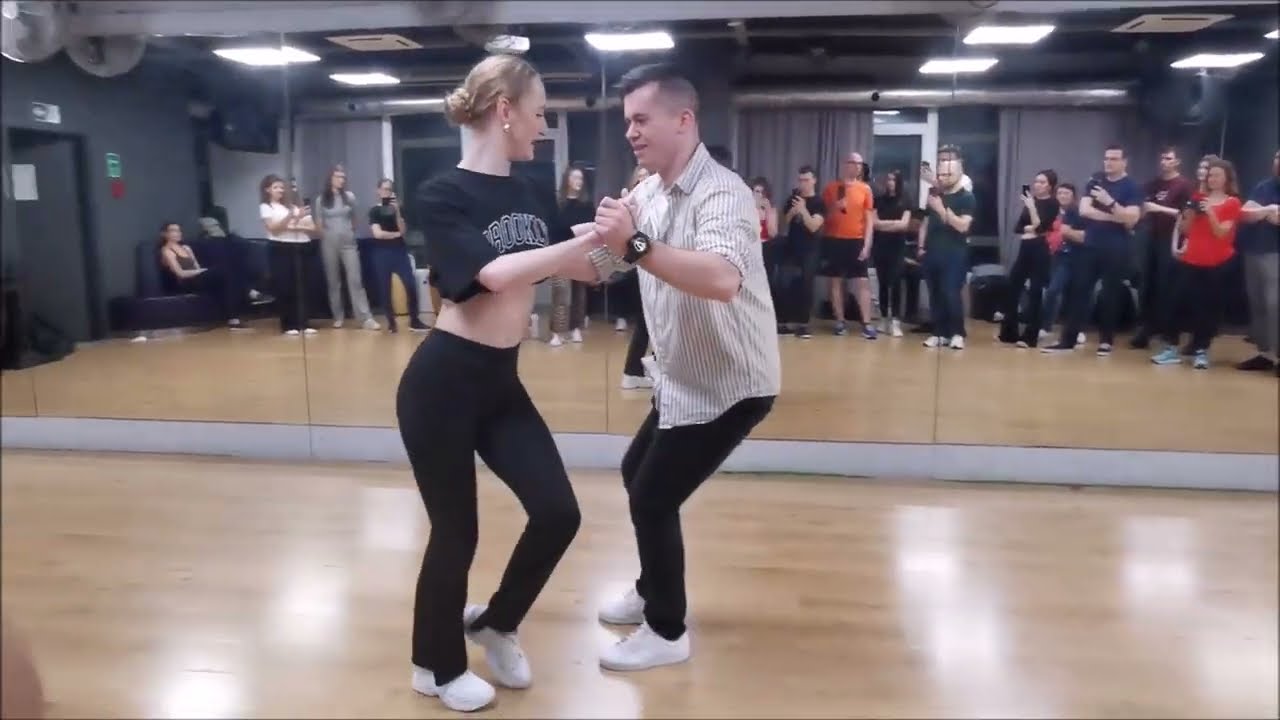 BACHATA P-OPEN przed practisem, Joanna i Dominik, Salsa Libre, 12.02.2025