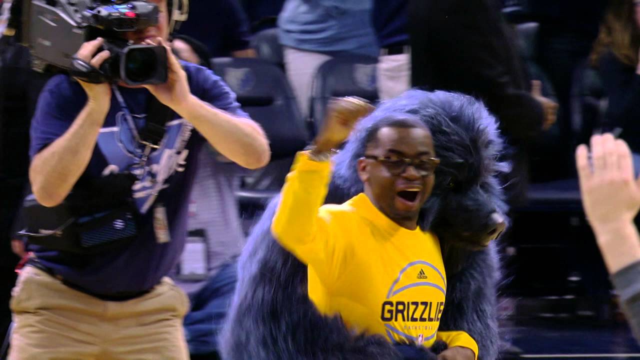 Grizzlies Fan Hits Halfcourt Shot to Win a New Car!