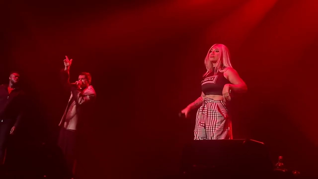 Pentatonix 10-05-23 Amsterdam  - 90's Dance Medley