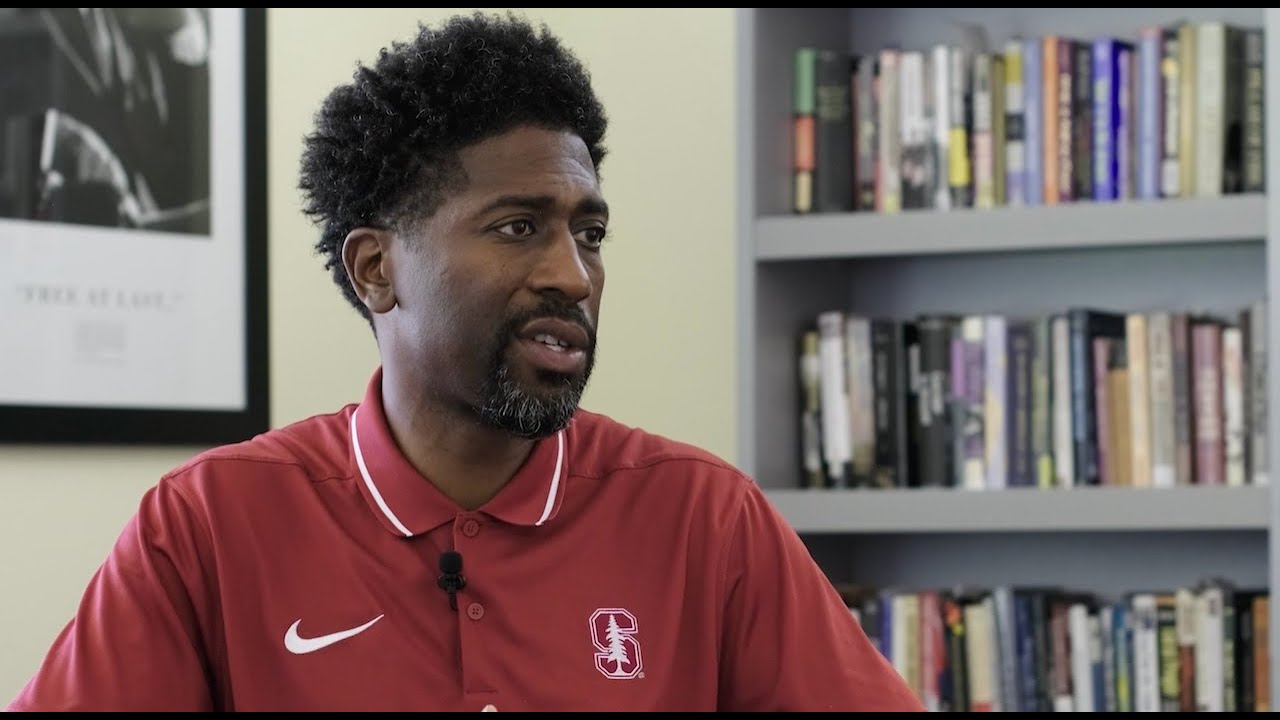 Easing the ‘jump’ from high school to college: how teaching fellows support a Stanford course