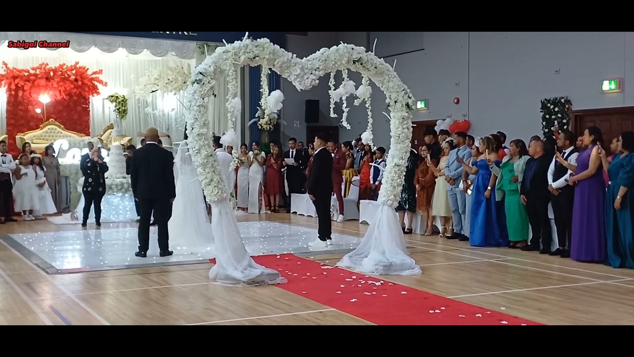 Party Wedding Flori&Arya, Mestri meja prepara ona hahan iha meja