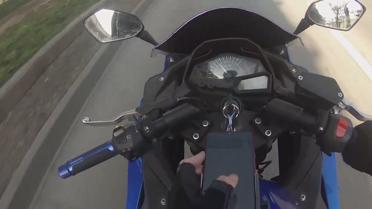 Santiago, Chile - Motorrad R150