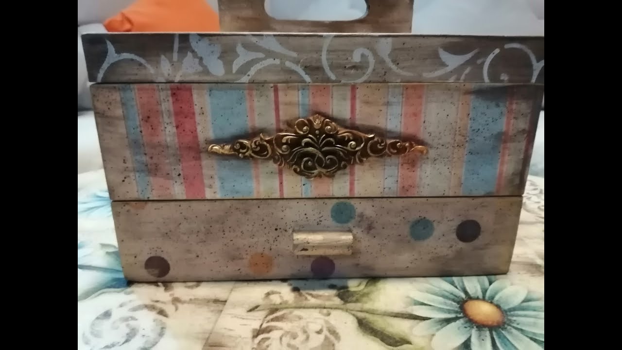 Decoupage con papel fotocopia, stencils y porcelana fría. Parte 1/3