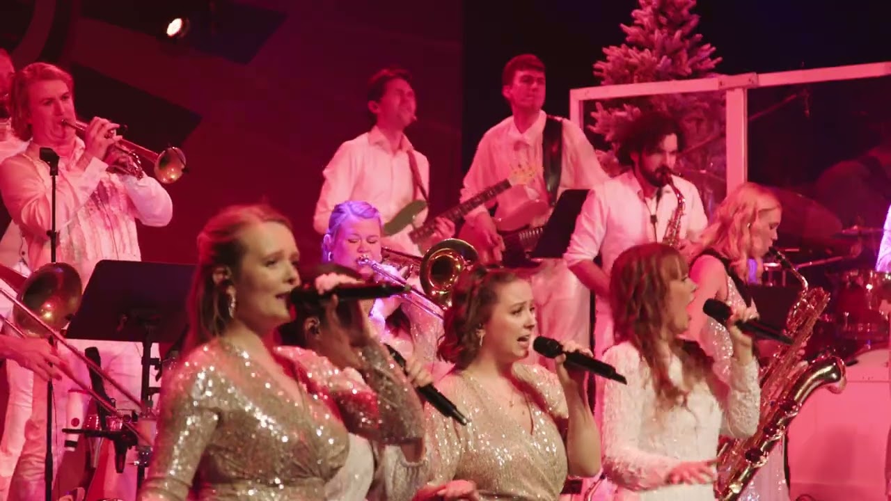 En Helt Man Vil Huske | Luftens Helte feat. Vocal Line &ndash; Live fra Musikhuset Aarhus 2023
