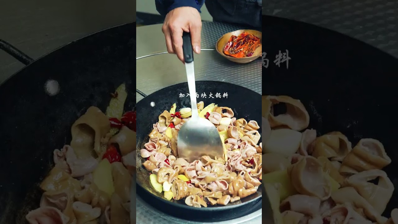 The vegetables grown in the vegetable hot pot are just sweet especially the spinach that l