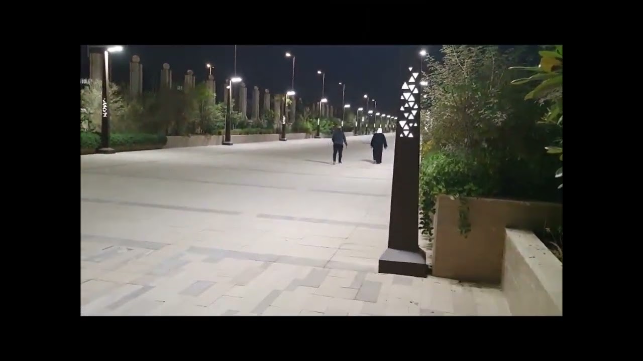 ممشى الزهور بالرياض