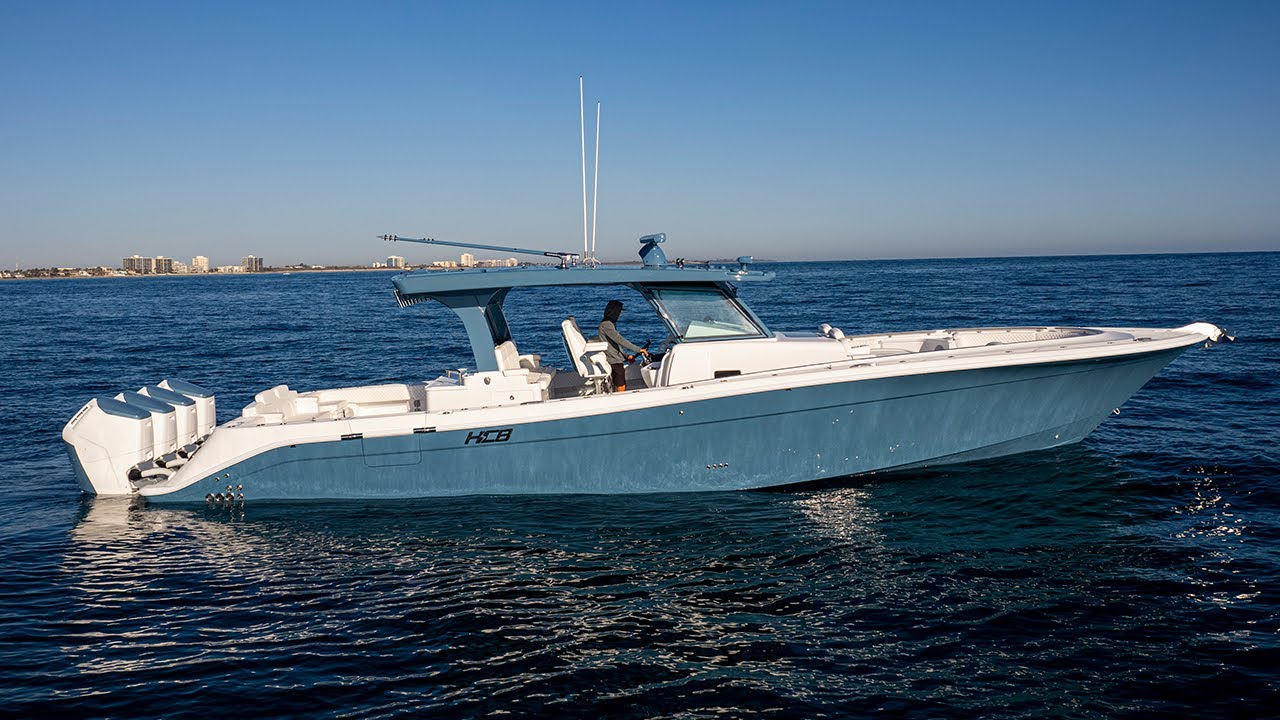 Built for the Bold: The High-Performance HCB 48 Campe&oacute;n Center Console Yacht