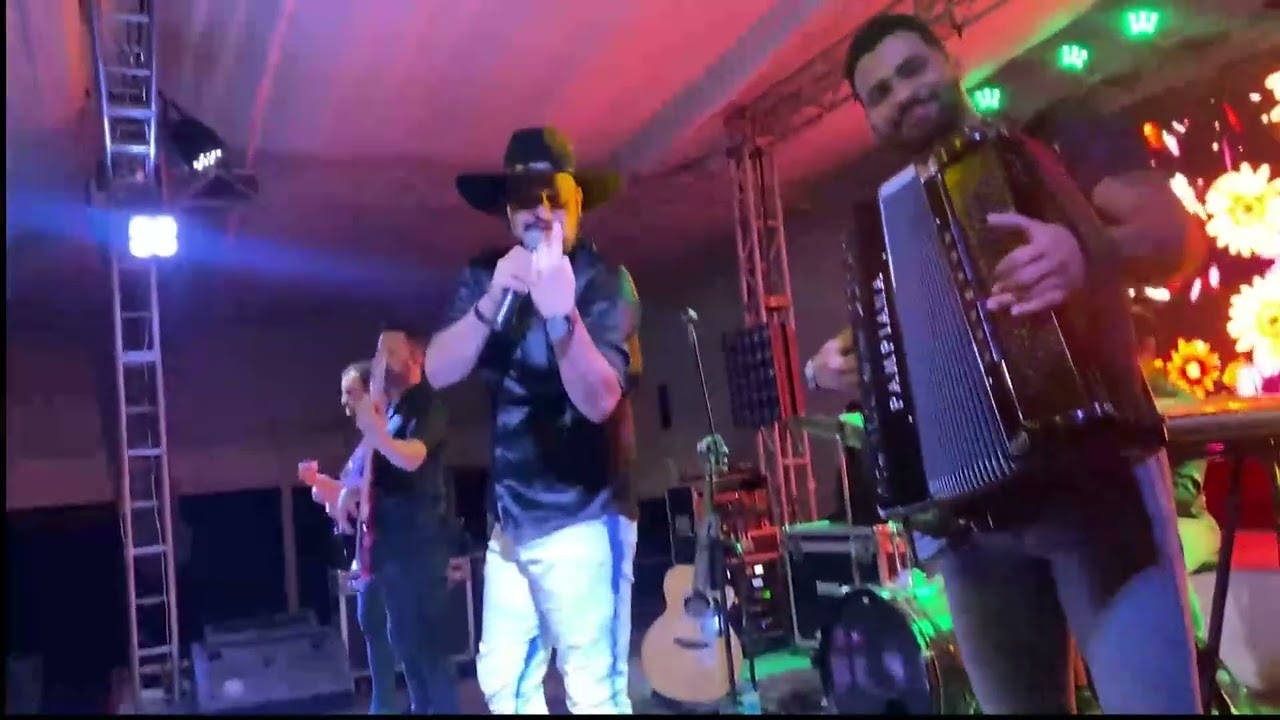 grupo nosso balanço ao vivo