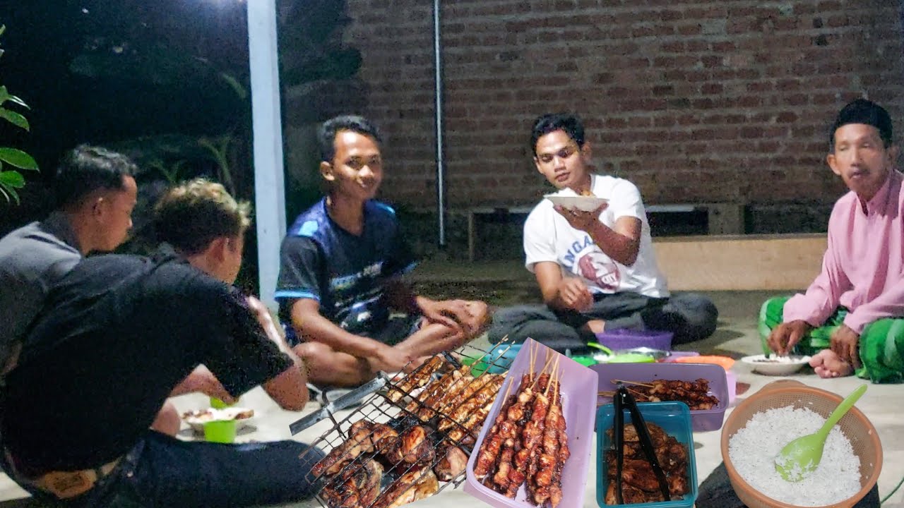 BAKAR SATE MAKAN MALAM BERSAMA DI KAMPUNG