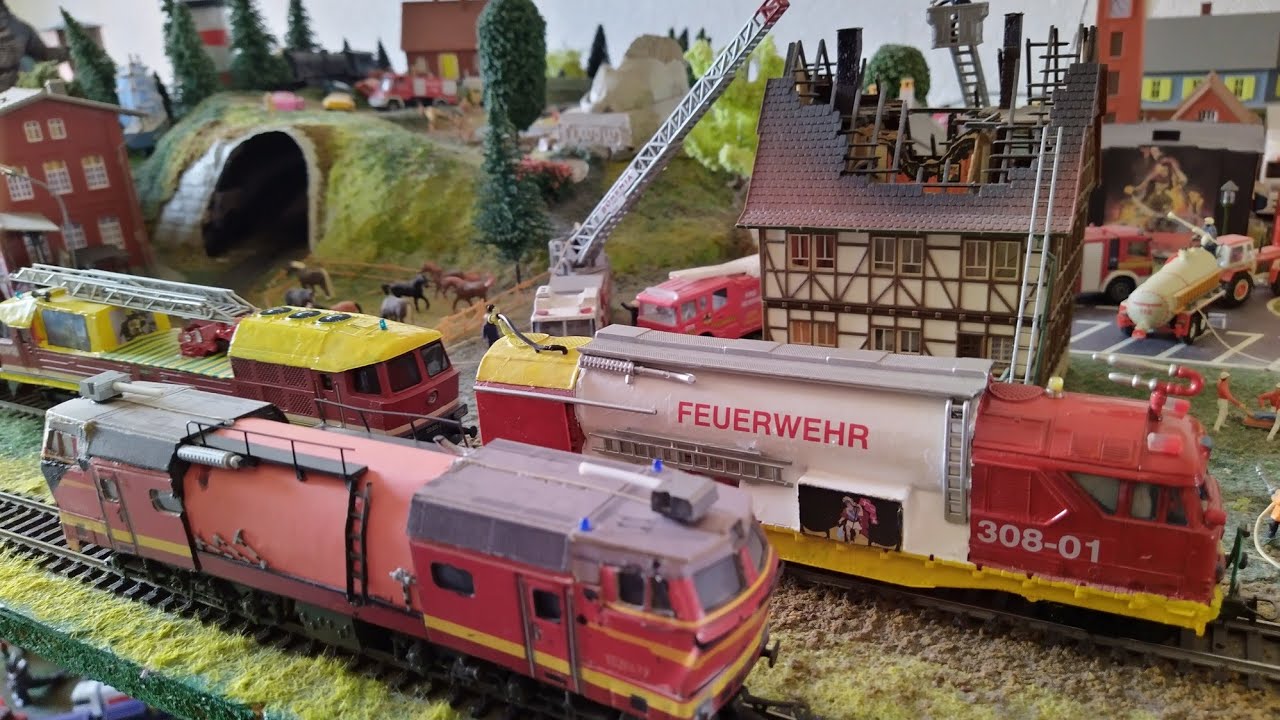 Pociąg Pożarniczy DRAGER z Ludmiłami BR132 177-7 BR131 67-73 i BR130 005-2 / ChS2t Gaśniczy
