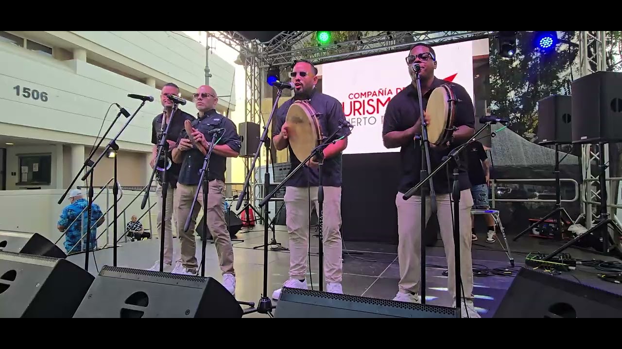 Fiesta pal Pueblo   Dominicanos celebran.(Grupo Batuparty)