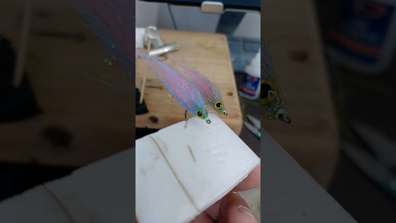 craft fur minnow #flytying #shorts simple streamer pattern