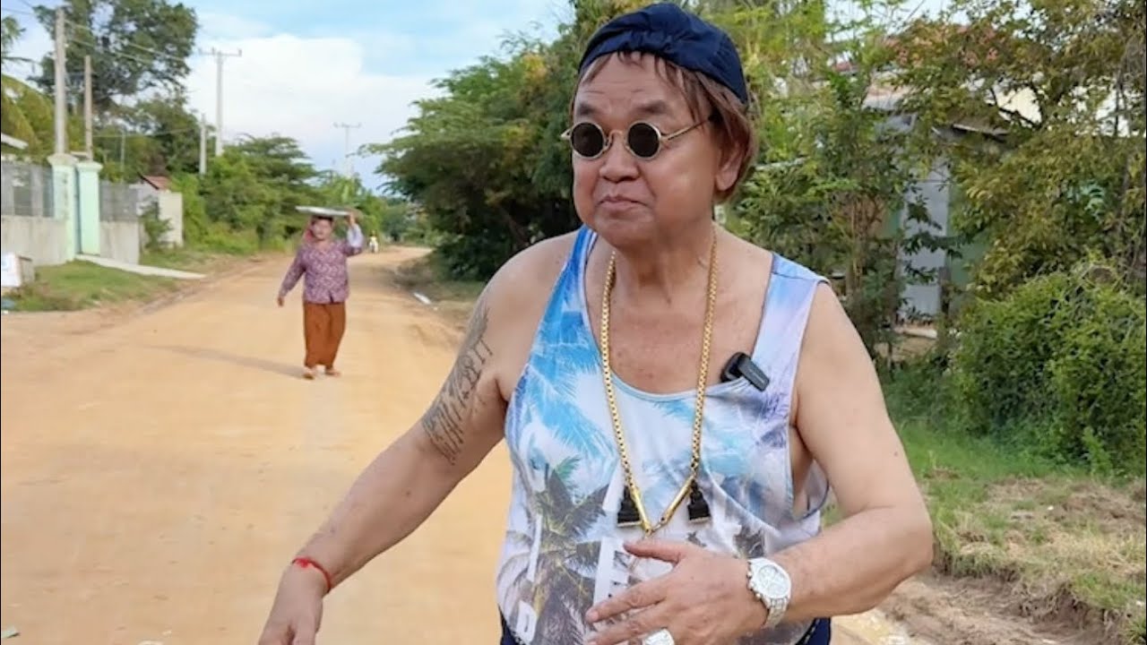 រឿង - អ្នកលក់ មិនមែនអ្នកសំទេ😂😂