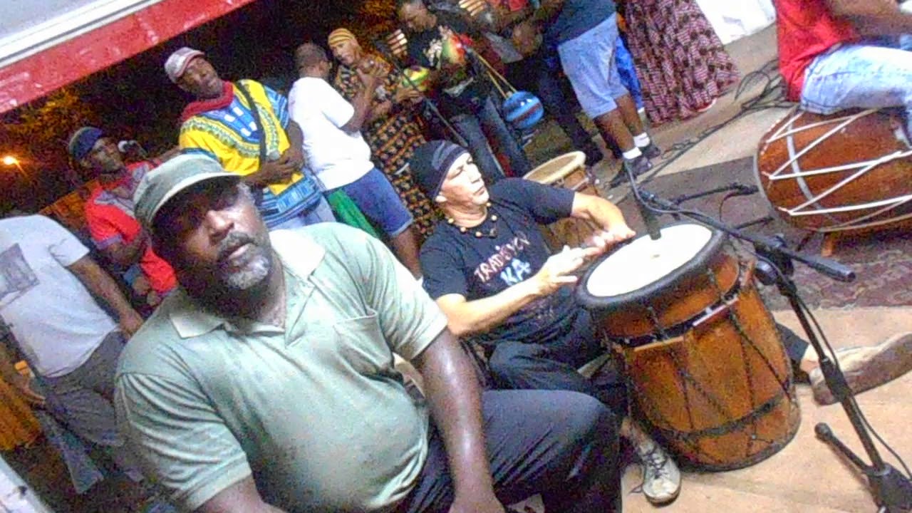 LEWOZ aka Man Soso,avè Patrick TULIPE Chantè,byen Chantè é PIPO Mawkè,Byen Mawkè.GWO KA é TRADISYON!